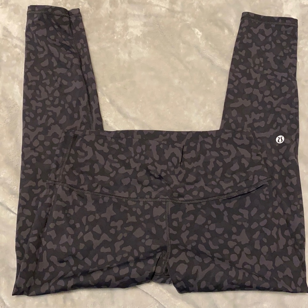 Lululemon Crop Leggings 21” Animal Print